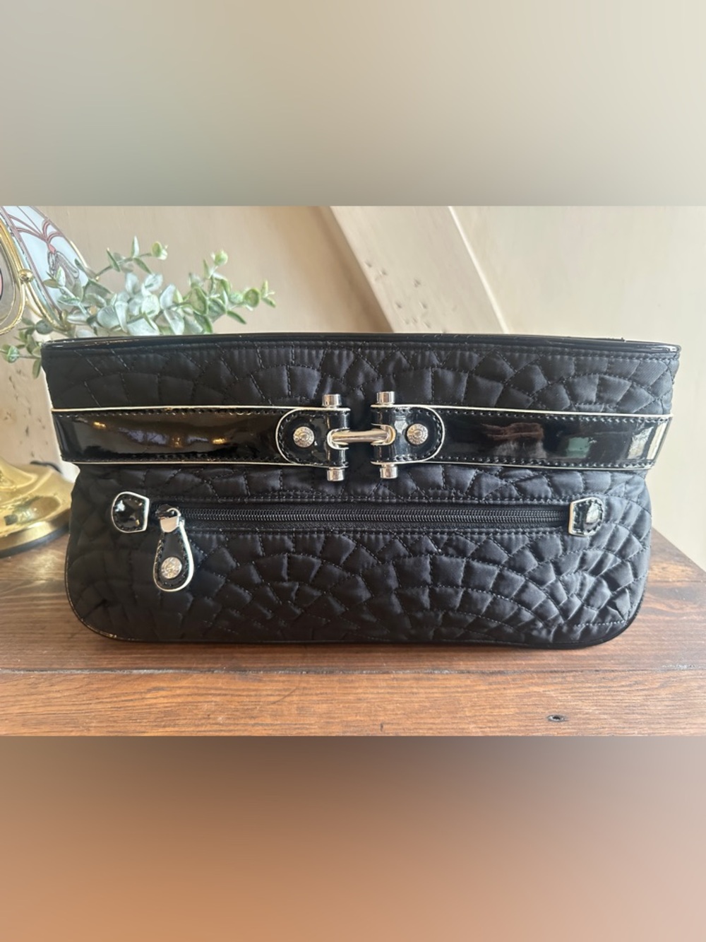 Vera Bradley Black Quilted Patent Trim Clutch Wristlet Evening Bag Organizer
